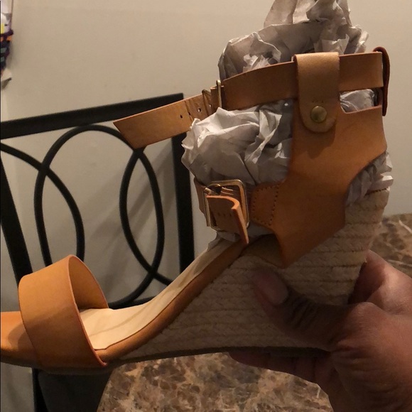 Shoes - Picture 4 of 5